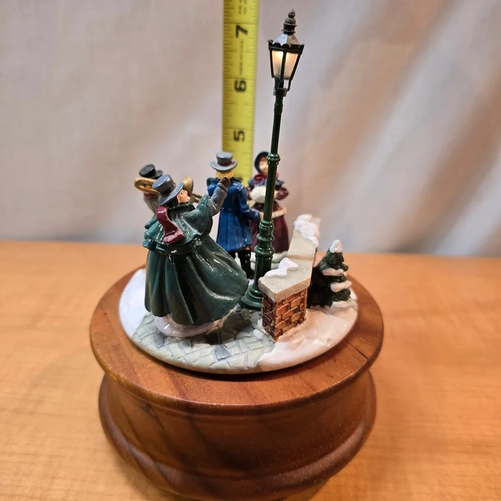 Department 56 Heritage Village Lighted Music Box 